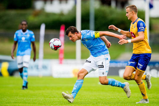 Niels Vorthoren of Sandnes Ulf and Martin Hoel Andersen of