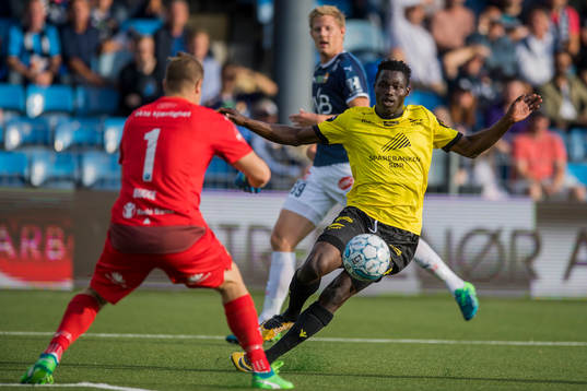 Goalkeeper Espen Bugge Pettersen of Strømsgodset and
