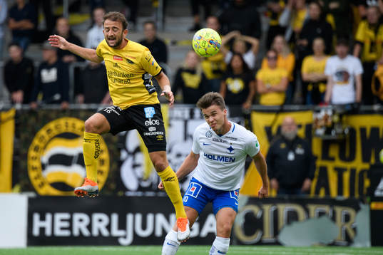 Elfsborgs Robert Gojani och Norrköpings Simon Skrabb