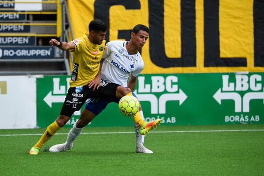 Elfsborgs Rami Kaib och Norrköpings Ian Smith i kamp