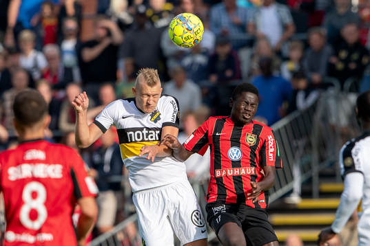 s Robin Jansson och Brommapojkarnas Eric Johana Omondi