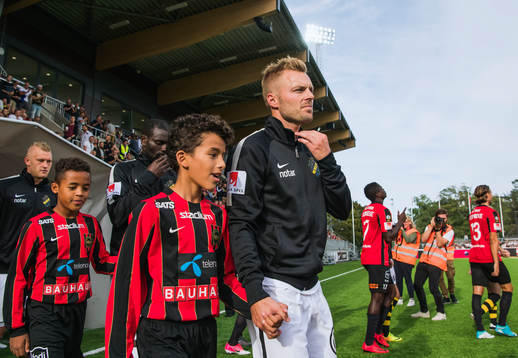 s Sebastian Larsson