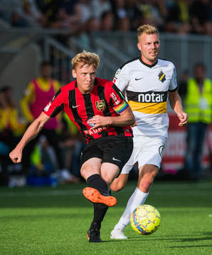 s Sebastian Larsson och Brommapojkarnas Gustav Sandberg
