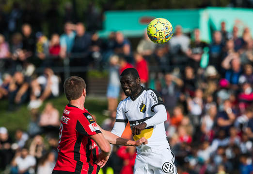 s Enoch Kofi Adu och Brommapojkarnas Kristján Flóki