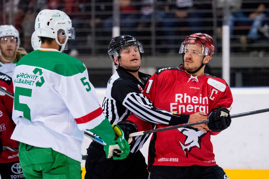 Rögles Alen Bibic och Kölns Sebastian Uvira