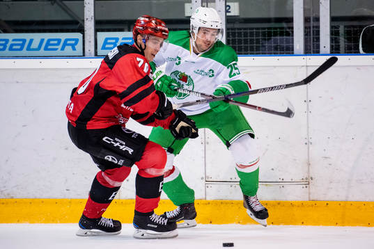 Kölns Mike Zalewski och Rögles Ludvig Elvenesunder