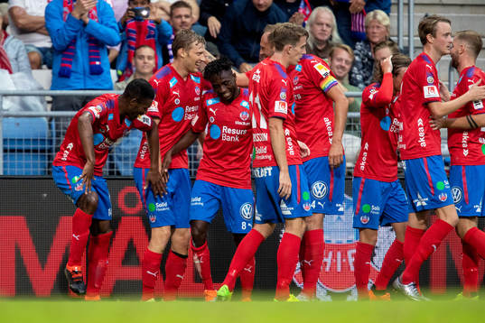 Helsingborgs Andri Runar Bjarnason jublar med lagkamrater