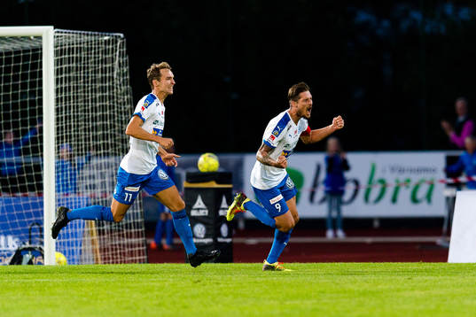 Värnamos Pär Cederqvist jublar