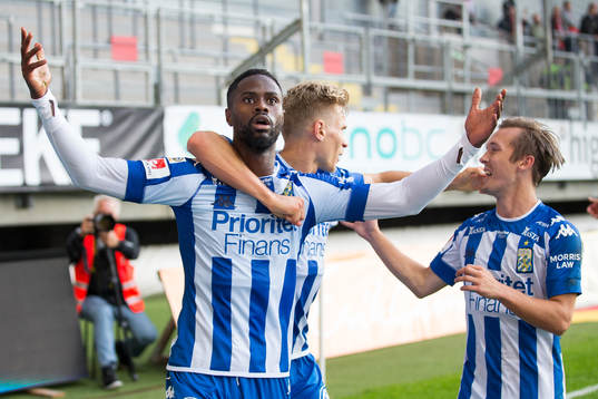 IFK Göteborgs Vajebah Kaliefah Sakor jublar med Carl