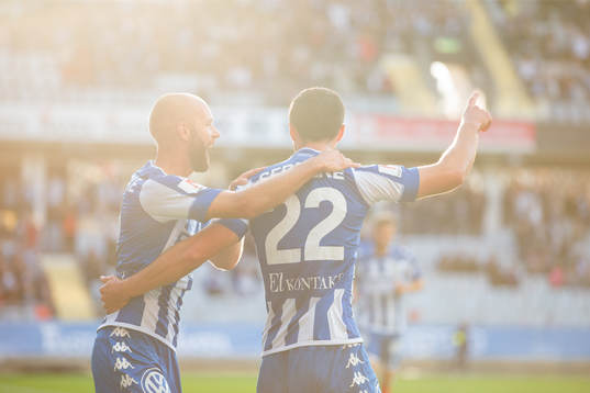 IFK Göteborgs Giorgi Kharaishvili jublar med Robin Söder