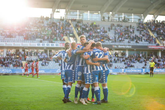 IFK Göteborgs Giorgi Kharaishvili jublar med lagkamrater