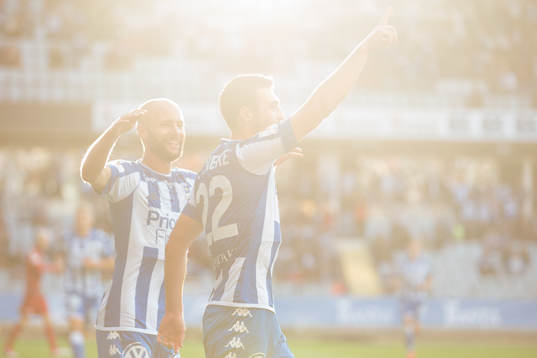 IFK Göteborgs Giorgi Kharaishvili jublar med Robin Söder