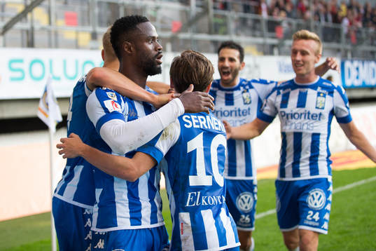 IFK Göteborgs Vajebah Kaliefah Sakor jublar med lagkamrater