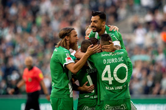 Hammarbys spelare jublar