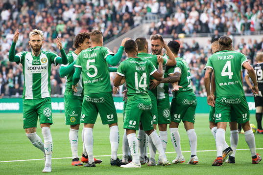 Hammarbys spelare jublar