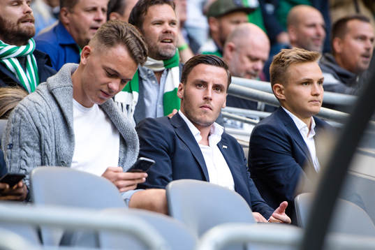 Hammarbys Jeppe Andersen på läktaren