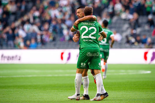 Hammarbys Nikola Djurdjic och Muamer Tankovic jublar
