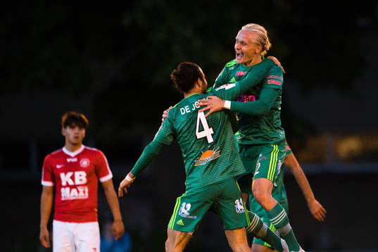 Dalkurds Alex De John och Henrik Löfkvist jublar