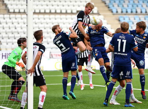 Djurgårdens Marcus Danielson nickar in mål 0-2