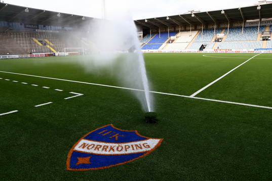 Vattenspridare på Östgötaporten vid IFK Norrköpings