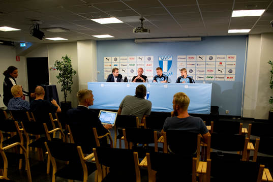 Press officer Peter Åhlander, head coach Uwe Rösler,