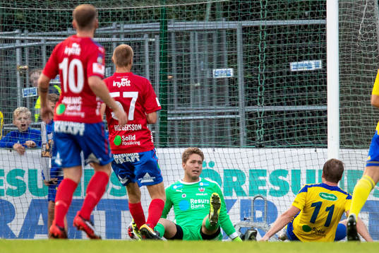 Helsingborgs målvakt Kalle Joelsson deppar
