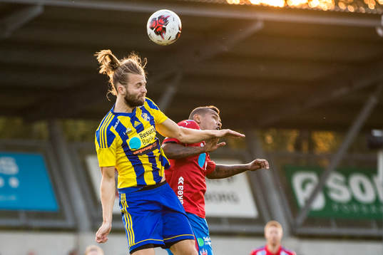Eskilsminnes Jonatan Olsson i nickduell med Helsingborgs