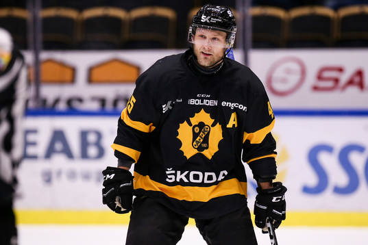 Skellefteås Oscar Möller jublar