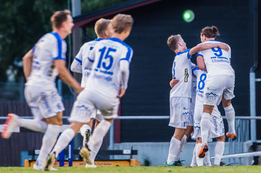 Akropolis firar 1-1 målet av 12 Nicklas Lindqvist