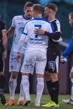 Akropolis 7 Jens Jacobsson tackar Örebros 14 Michael
