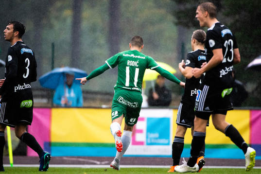 Hammarbys Vladimir Rodic jublar