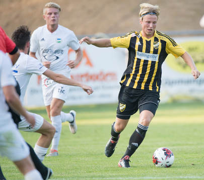 IFK Hässleholms Gustaf Lindroth i matchen i division 2