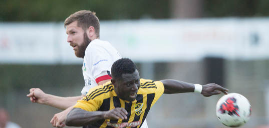 IFK Hässleholms Mike Andrew i matchen i division 2 mellan