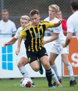 IFK Hässleholms Theo Ekström i matchen i division 2