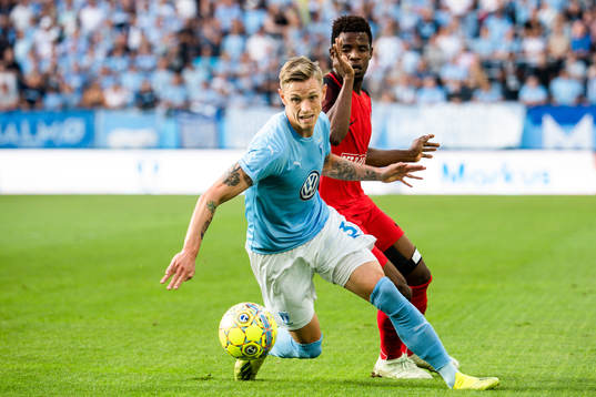 Sören Rieks Sören Rieks and Frank Ogochukwu of Midtjylland