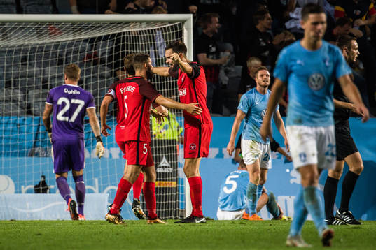Marc Dal Hende of Midtjylland celebrates the 2-2 goal