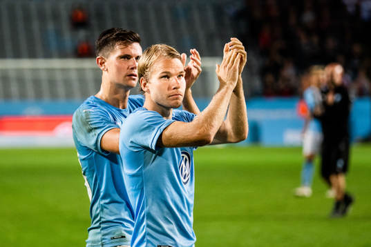 Oscar Lewicki and Marcus Antonsson of Malmö FF recognizes