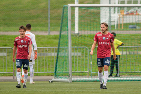 Örgrytes Filip Almström Tähti och Danny Ervik deppar