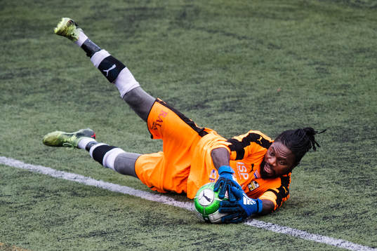 Hisingbackas målvakt Joseph Leke Asong