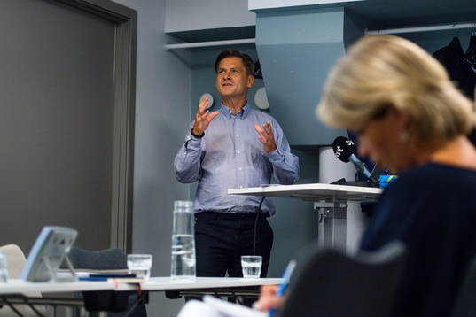 Dr Tim Crabbe och Idrottsminister Annika Strandhäll