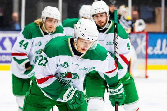 Rögles Jesper Williamsson  jublar