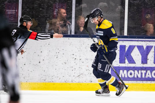s Nils Andersson jublar