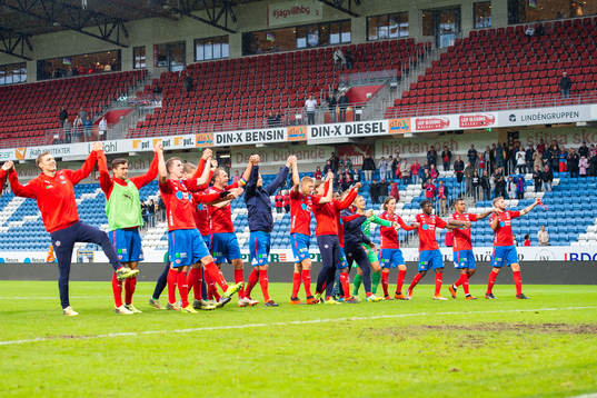 Helsingborgs spelare tackar publiken
