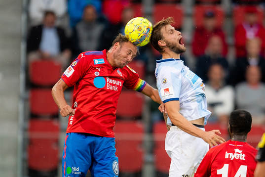 Helsingborgs Andreas Granqvist i nickduell mot Gefles Erik