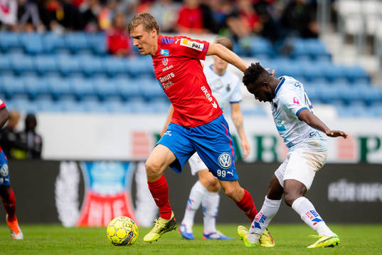 Helsingborgs Anda Runar Bjärnason och Gefles Isaac Shaze