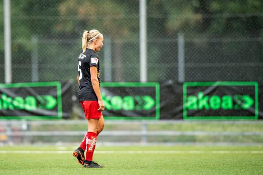 Göteborgs Emma Koivisto lämnar planen