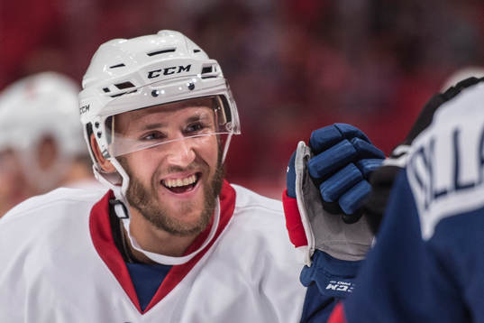back Fredrik Claesson firar ett mål