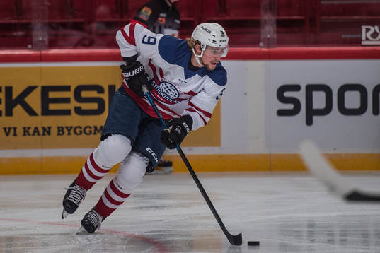 forward Adrian Kempe