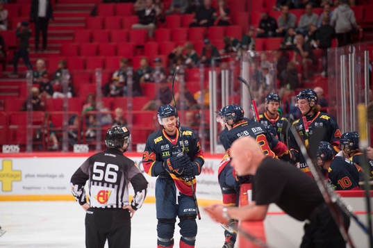 under välgörenhetsturneringen All Star Tournament mellan