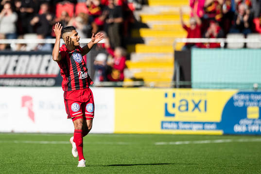 Östersunds Hosam Aiesh jublar